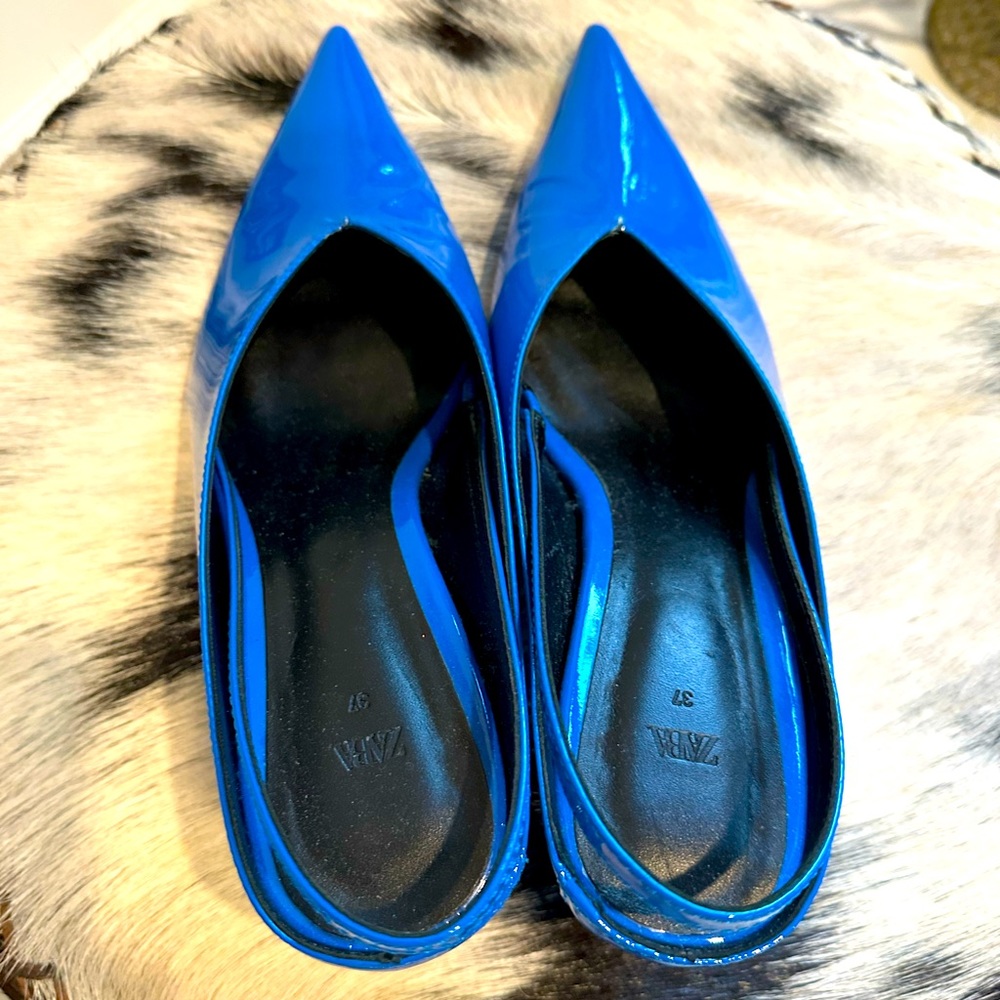 Perfect shoes for fall . Beautiful color . Like new .